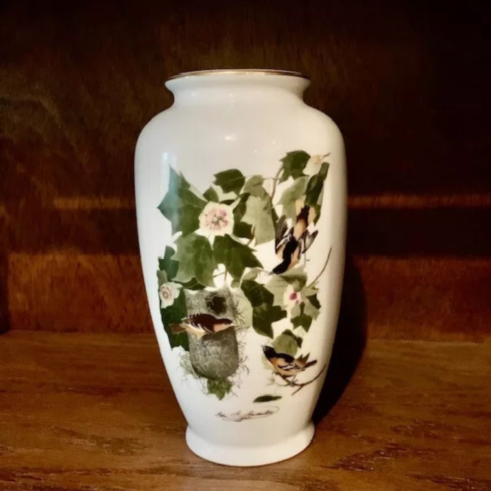 National Audubon Society Porcelain Vase 8” Baltimore Oriole Royal Orleans Bird
